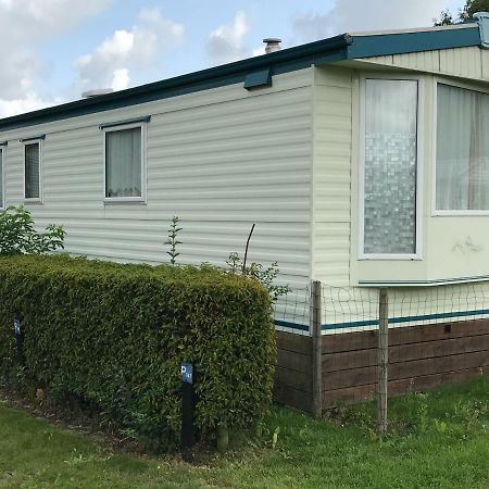 Caravanverhuur Zeeland Wemeldinge Buitenkant foto