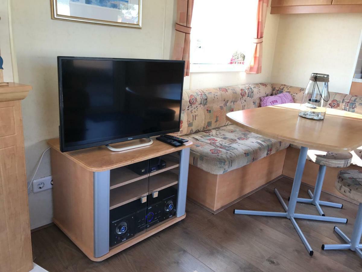 Caravanverhuur Zeeland Wemeldinge Buitenkant foto